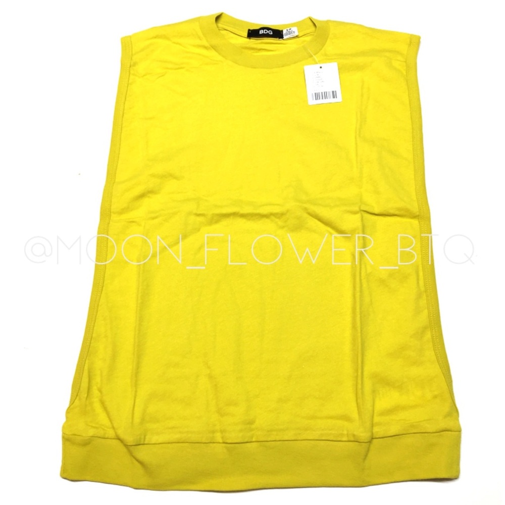 ❤️SOLD❤️BDG Yellow Gold Drop Armhole Muscle Tank Top - Picture 5 of 13